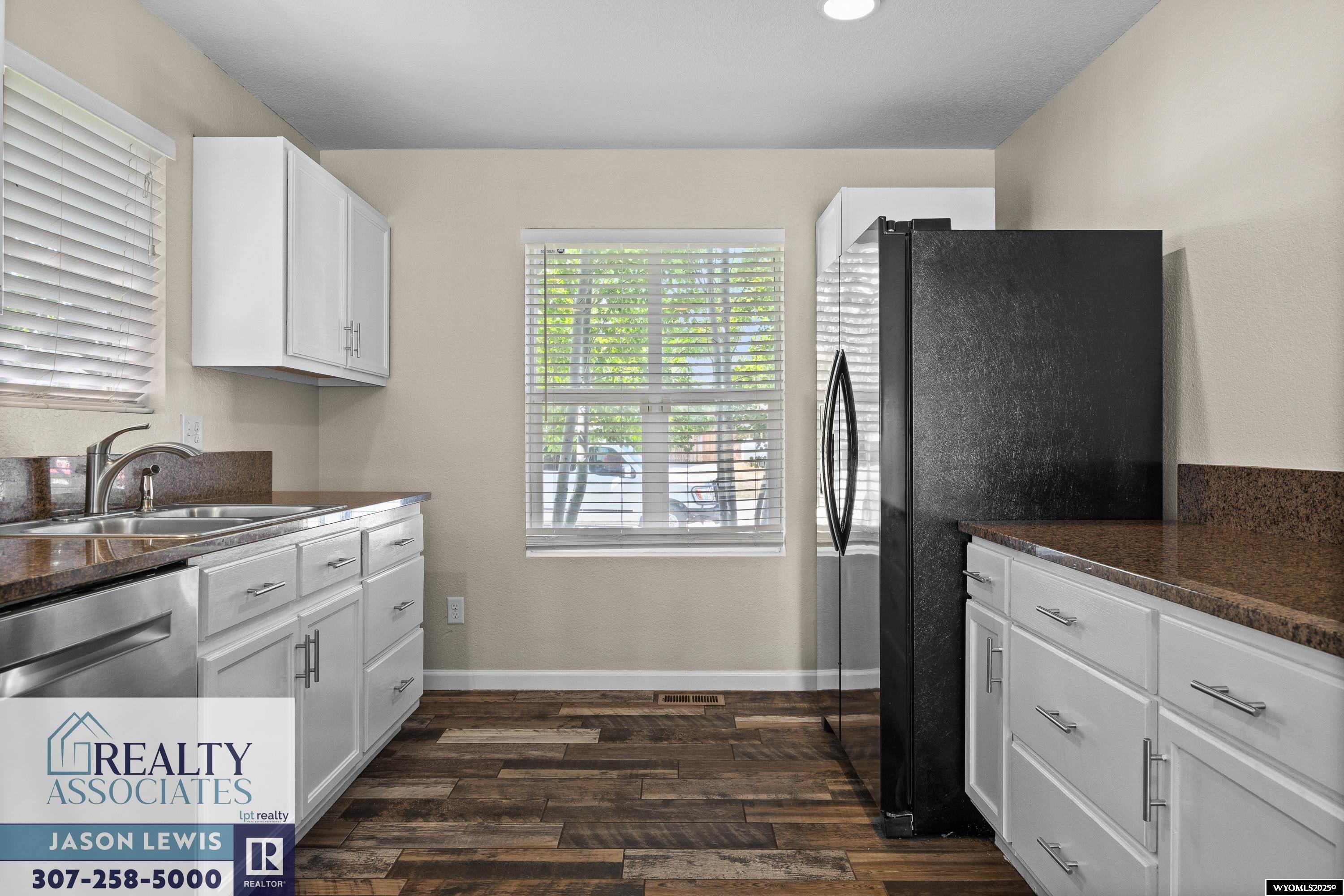 3075 Cold Springs Road Casper, WY 82604 - Photo 5 of 29