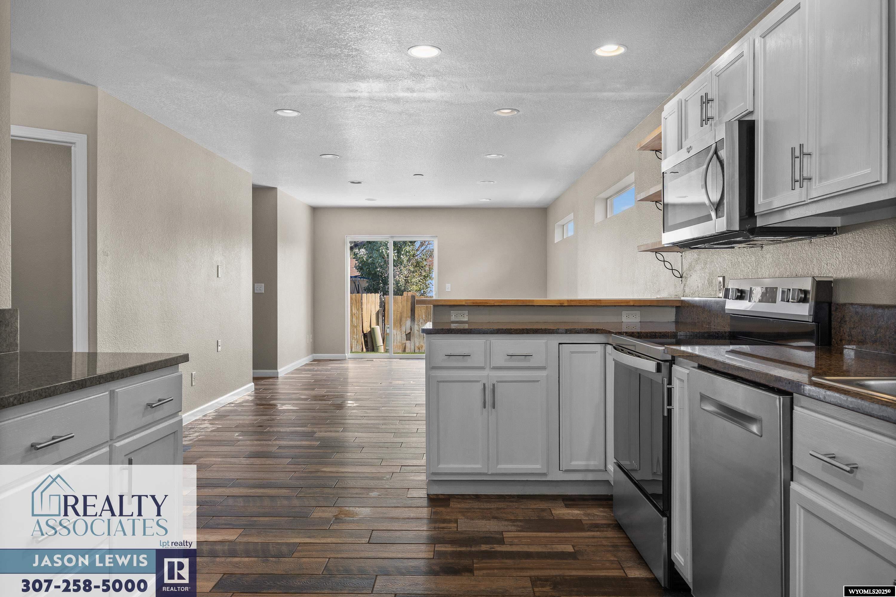 3075 Cold Springs Road Casper, WY 82604 - Photo 6 of 29