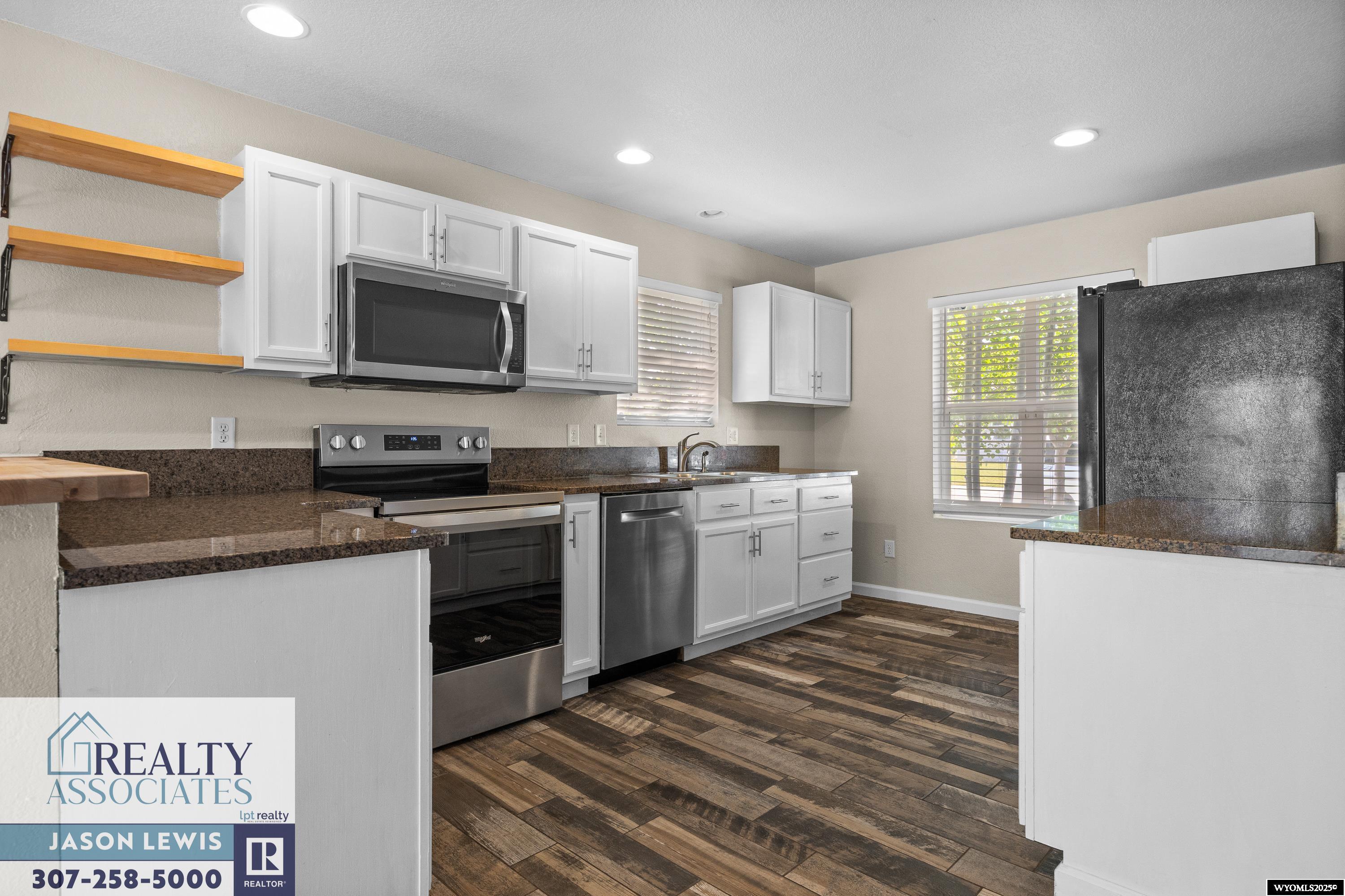 3075 Cold Springs Road Casper, WY 82604 - Photo 8 of 29