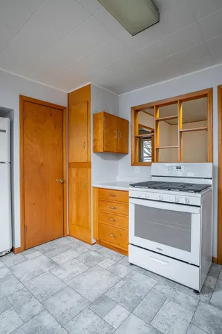 a view of washer and dryer in a room