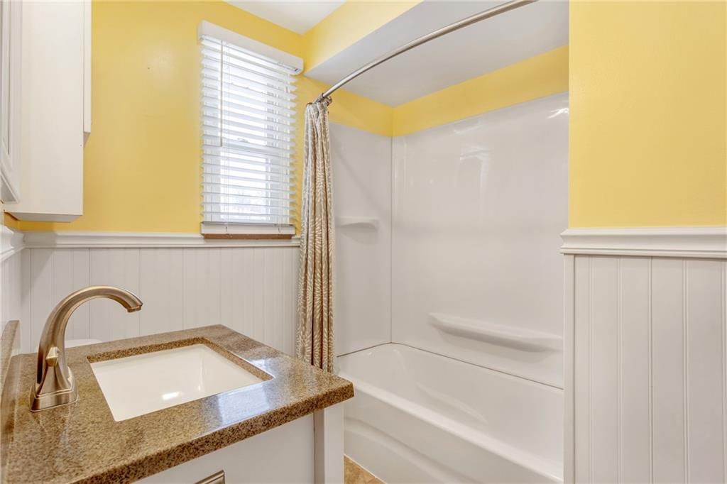 834 Rosalind Road Pittsburgh, PA 15237 - Photo 11 of 24 Gallery Image 11