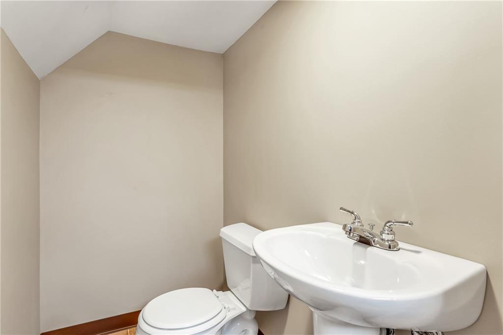 834 Rosalind Road Pittsburgh, PA 15237 - Photo 18 of 24 Gallery Image 18