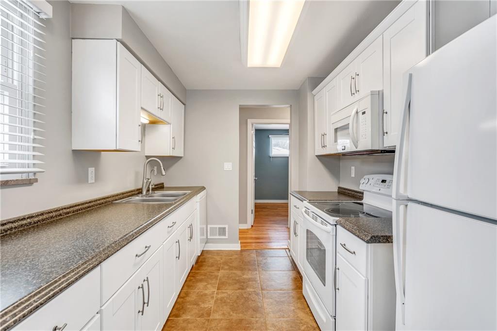 834 Rosalind Road Pittsburgh, PA 15237 - Photo 6 of 24 Gallery Image 6