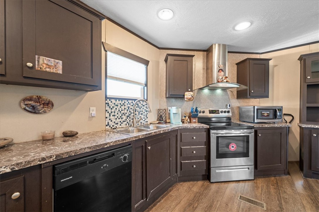 365 Armstrong Road Seneca, SC 29678 - Photo 5 of 30