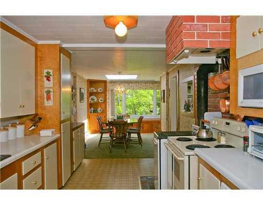 950 Main Road Islesboro, ME 04848 - Photo 5 of 17 Kitchen.