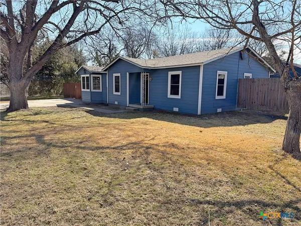 $199,900 | 1001 East Main Street, Little River-Academy, TX 76554