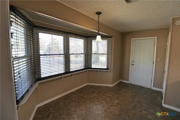 $199,900 | 1001 East Main Street, Little River-Academy, TX 76554