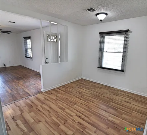 $199,900 | 1001 East Main Street, Little River-Academy, TX 76554