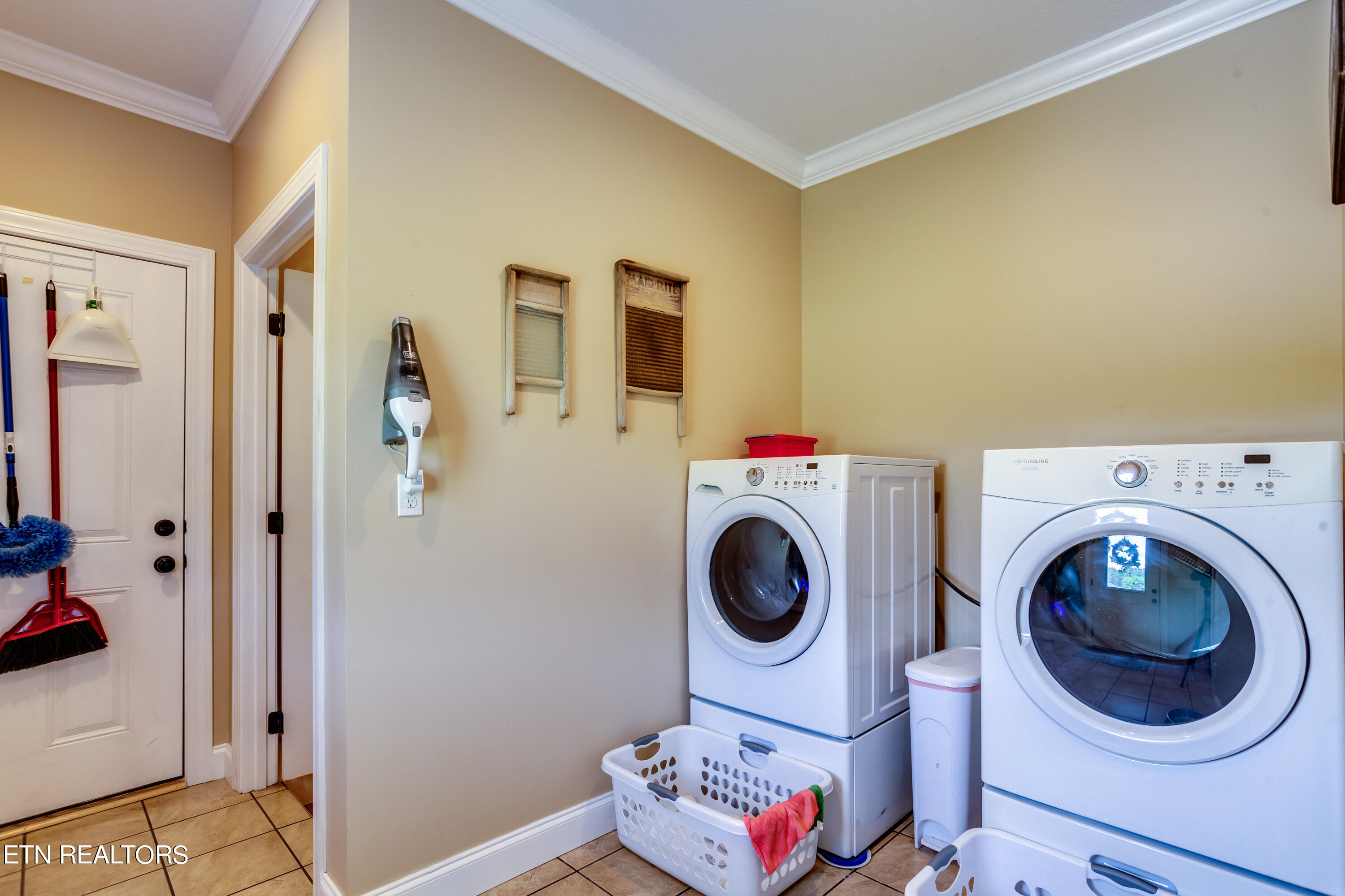 135 Deevel Boulevard Harrogate, TN 37752 - Photo 29 of 36 010230522-1-135DEEVELBLVDHARROGATETN-SMA