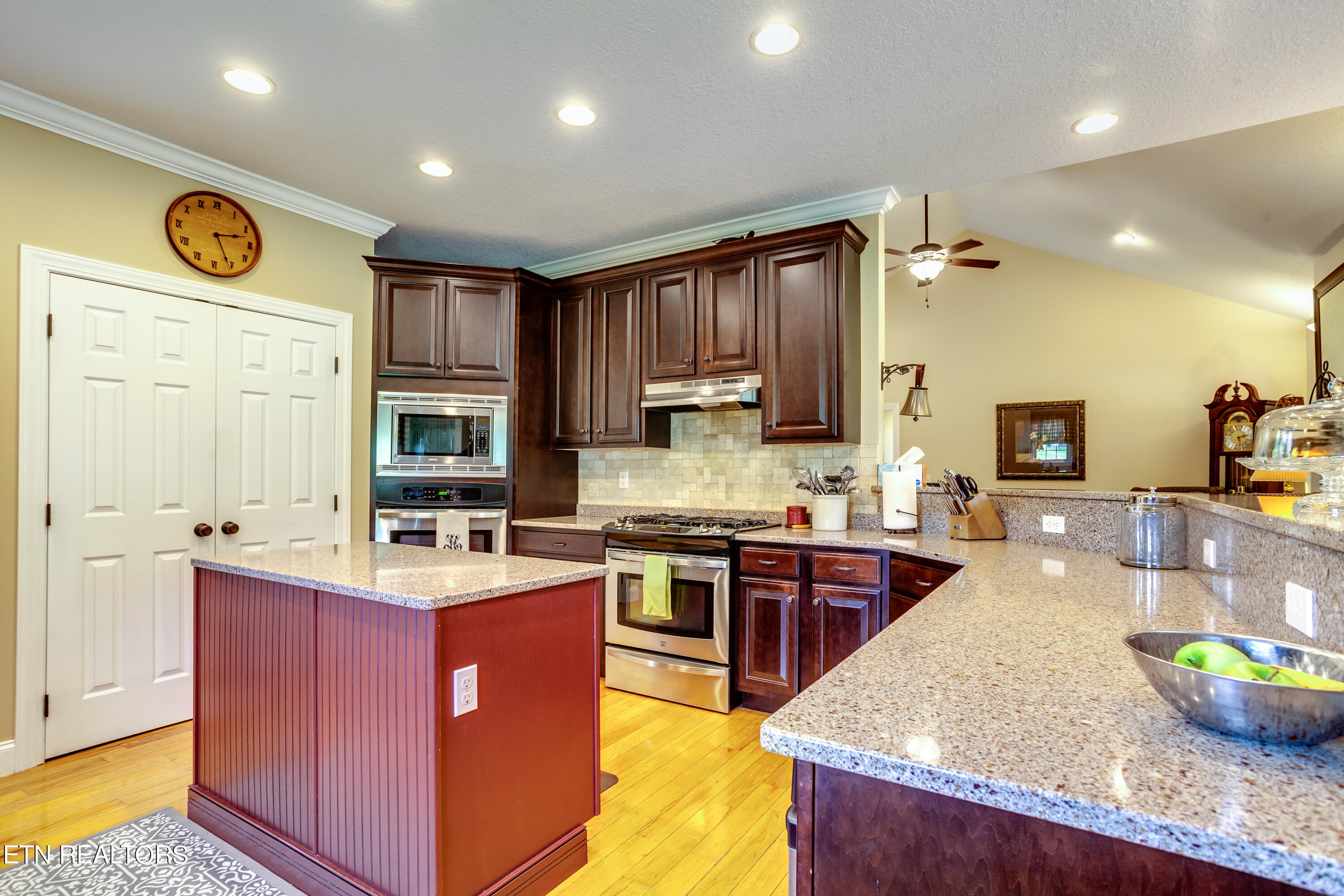 135 Deevel Boulevard Harrogate, TN 37752 - Photo 30 of 36 011230522-1-135DEEVELBLVDHARROGATETN-SMA