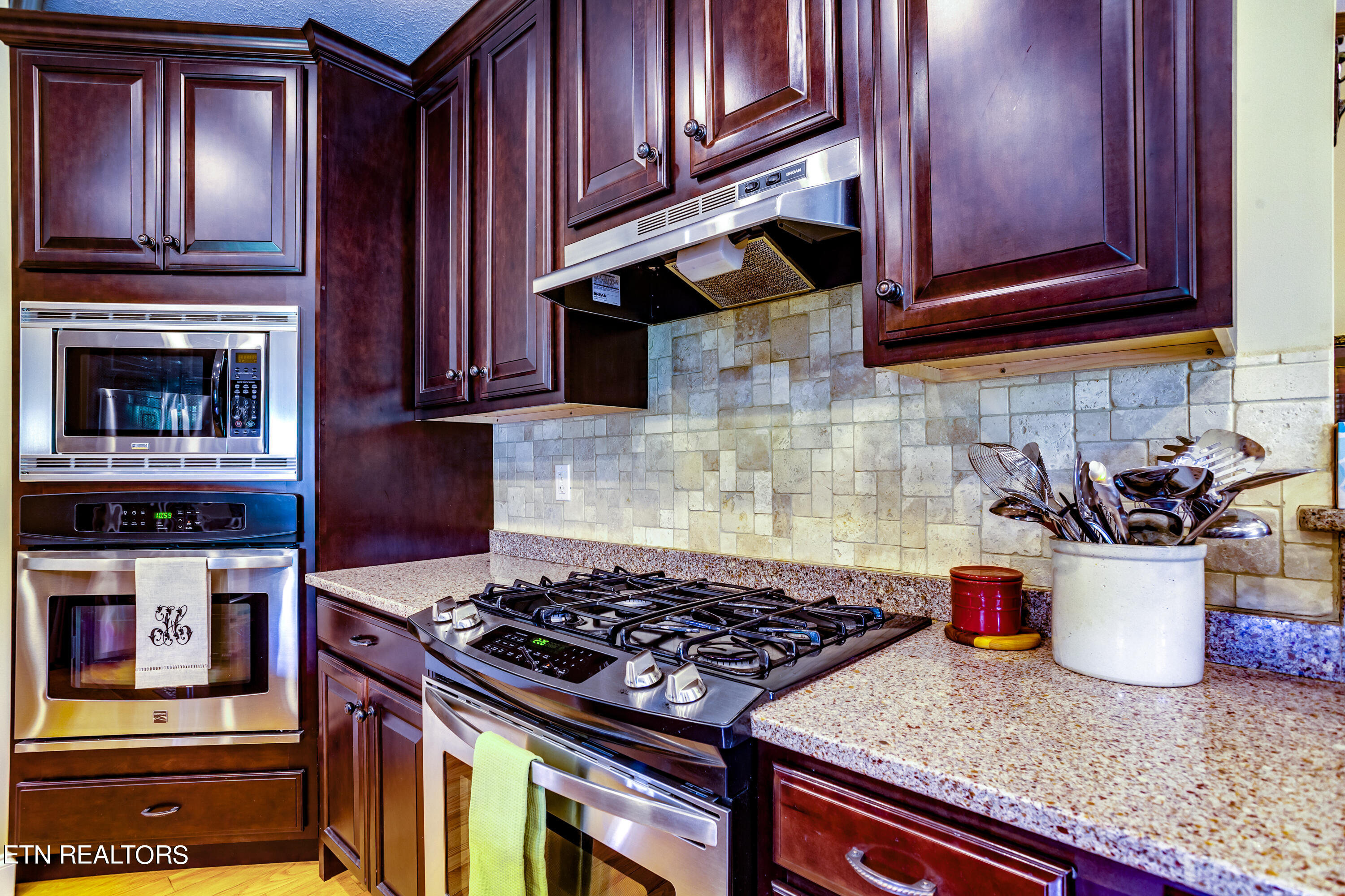 135 Deevel Boulevard Harrogate, TN 37752 - Photo 32 of 36 013230522-1-135DEEVELBLVDHARROGATETN-SMA