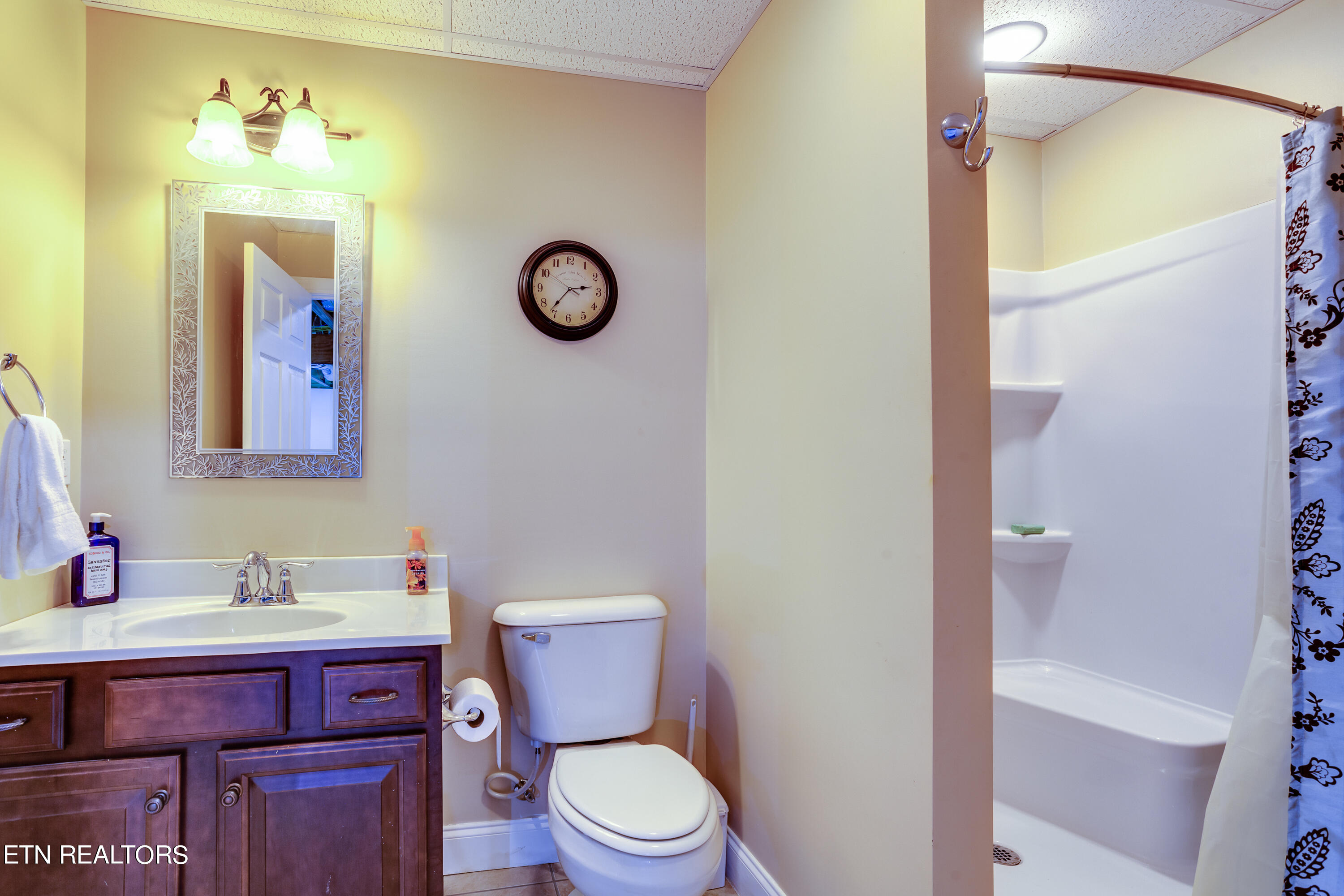 135 Deevel Boulevard Harrogate, TN 37752 - Photo 9 of 36 Fully finished bath in basement