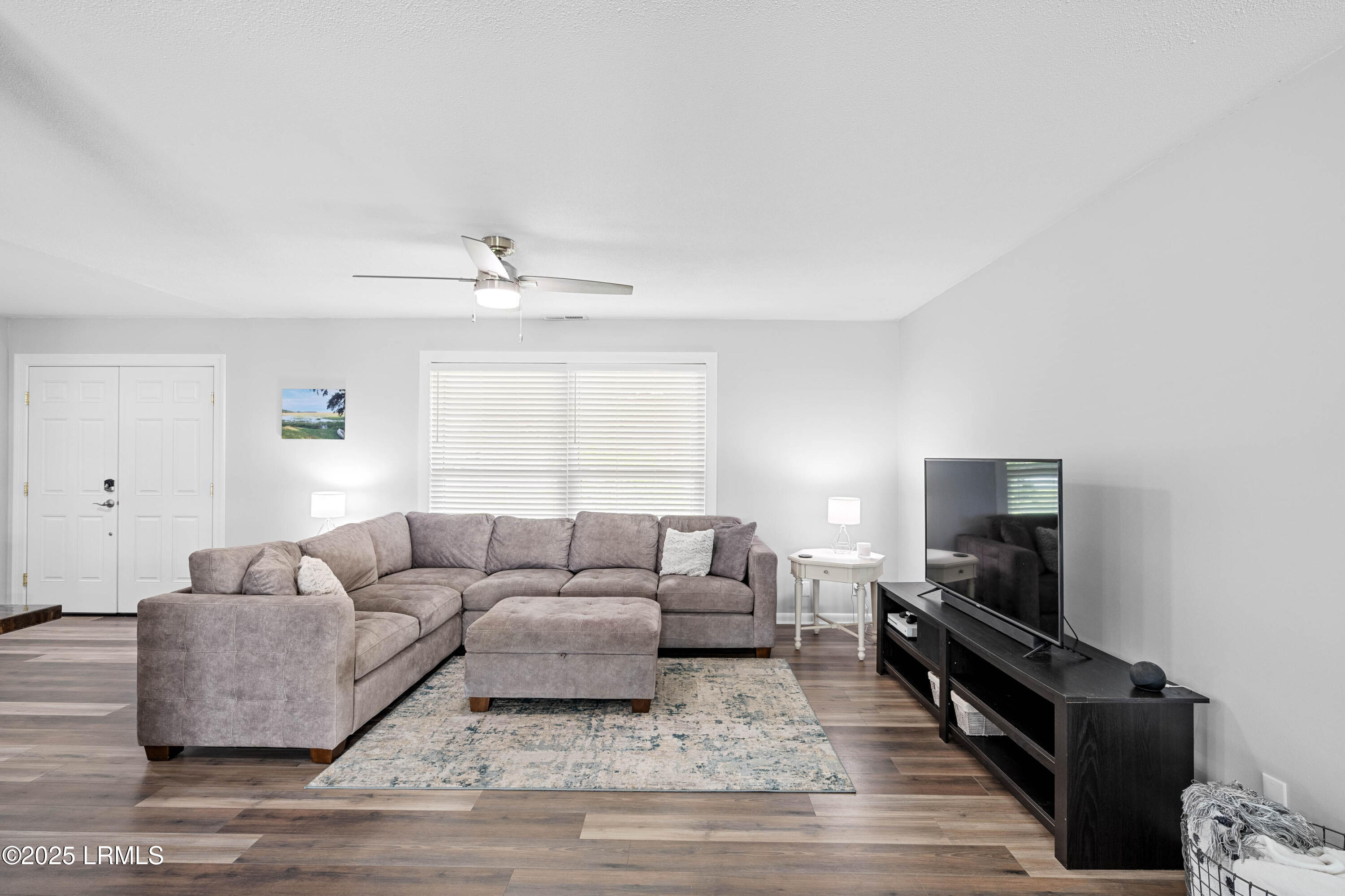 4018 Shell Point Road Beaufort, SC 29906 - Photo 8 of 38 4018 Shell Point-17