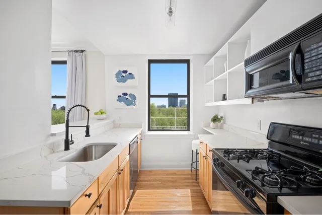 $1,595,000 | 407 Central Park West, Unit PH7B | Upper West Side