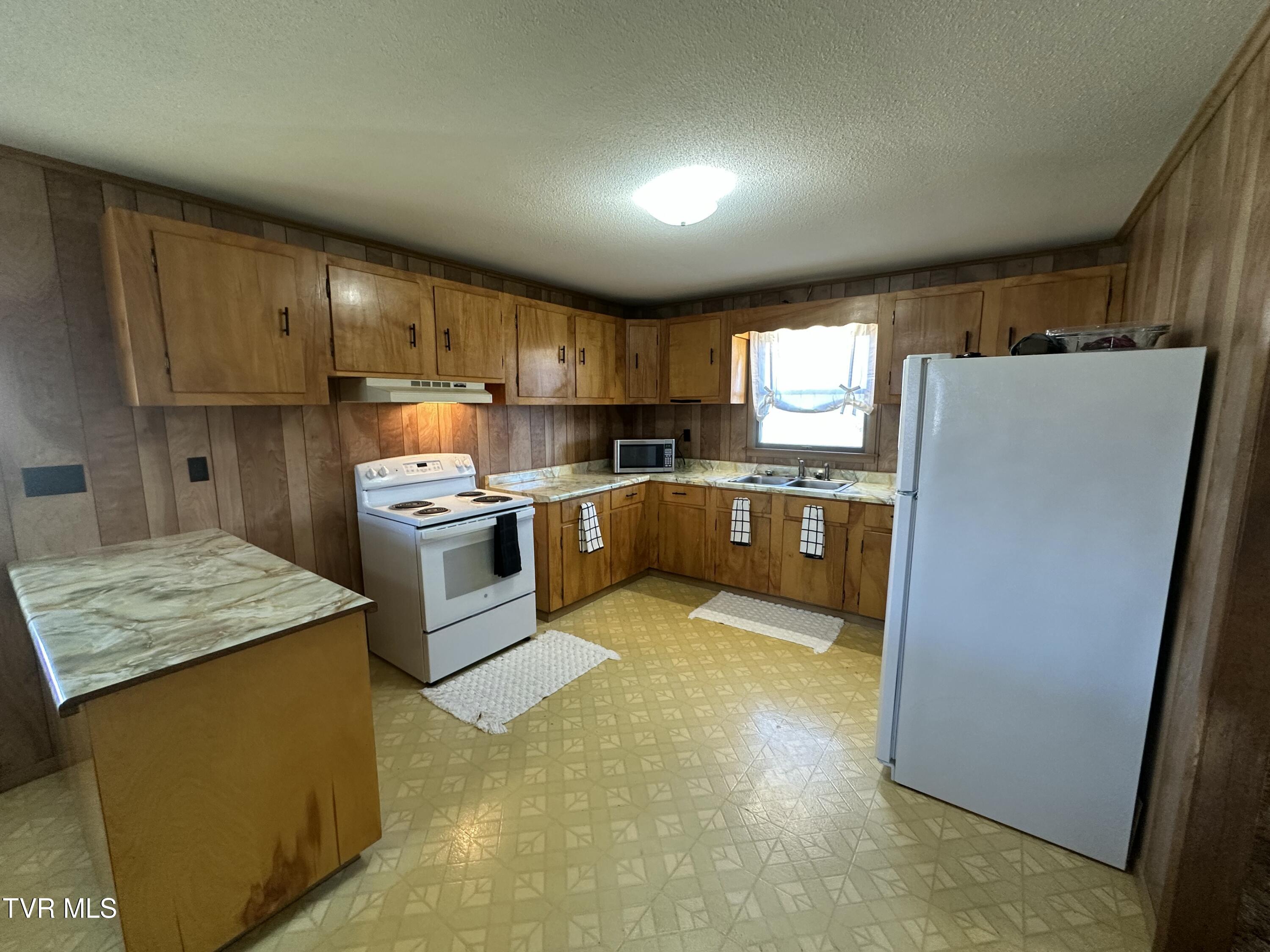330 Pates Hill Road Mosheim, TN 37818 - Photo 23 of 36 N 10