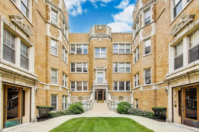 $173,500 | 243 Washington Boulevard, Unit 3A, Oak Park, IL 60302
