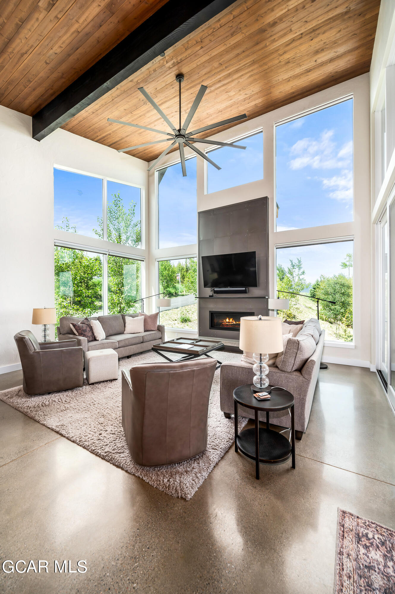 728 Cozens Ridge Fraser, CO 80442 - Photo 9 of 61 Great room . 4jpg
