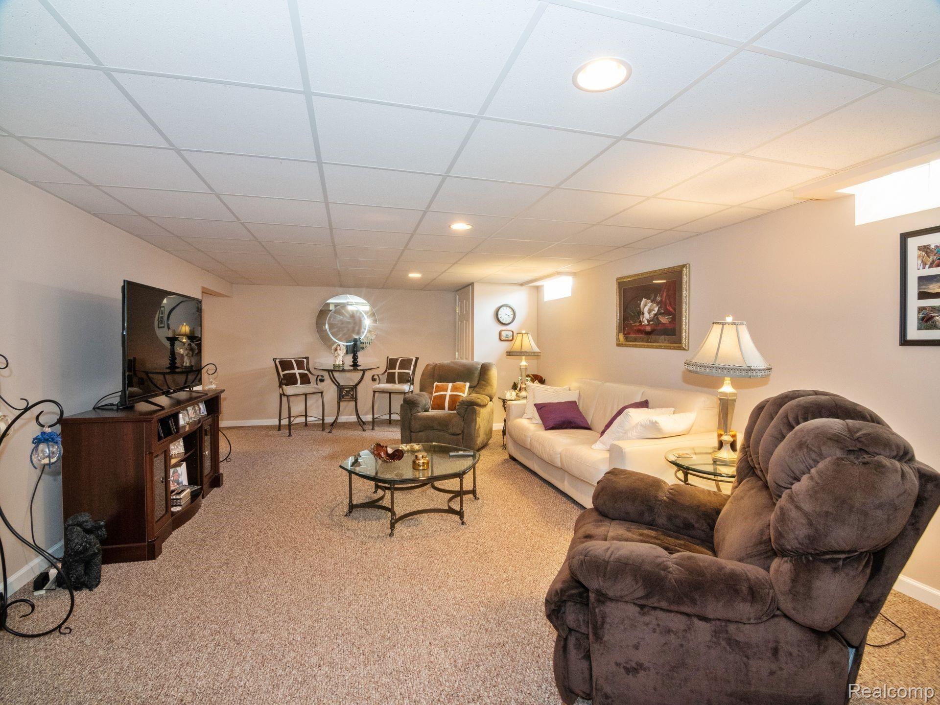 16612 Country Ridge Lane, Unit 62 Macomb, MI 48044 - Photo 20 of 25 BCBE82AB-56E9-4E7B-8790-21EE315A57B9.jpeg