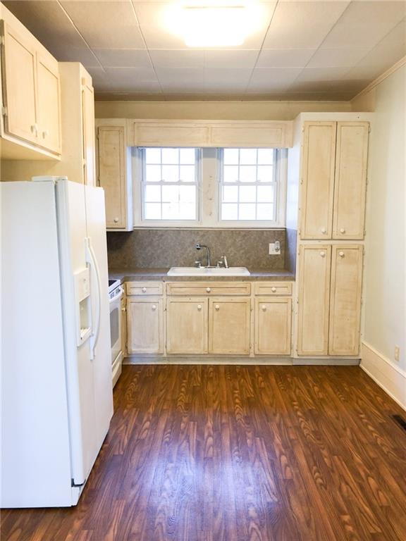 417 6th Street Southwest Conover, NC 28613 - Photo 8 of 9 Gallery Image 8