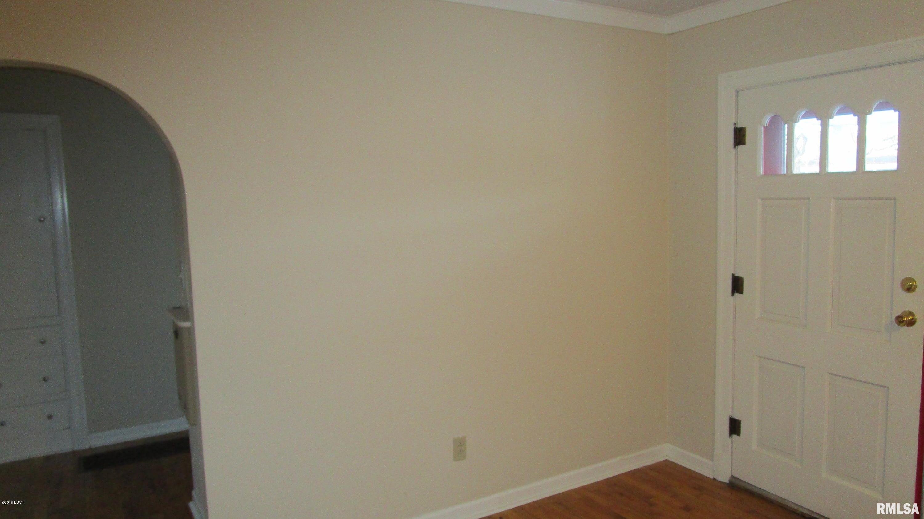 220 Flora Avenue Flora, IL 62839 - Photo 12 of 50 Gallery Image 12