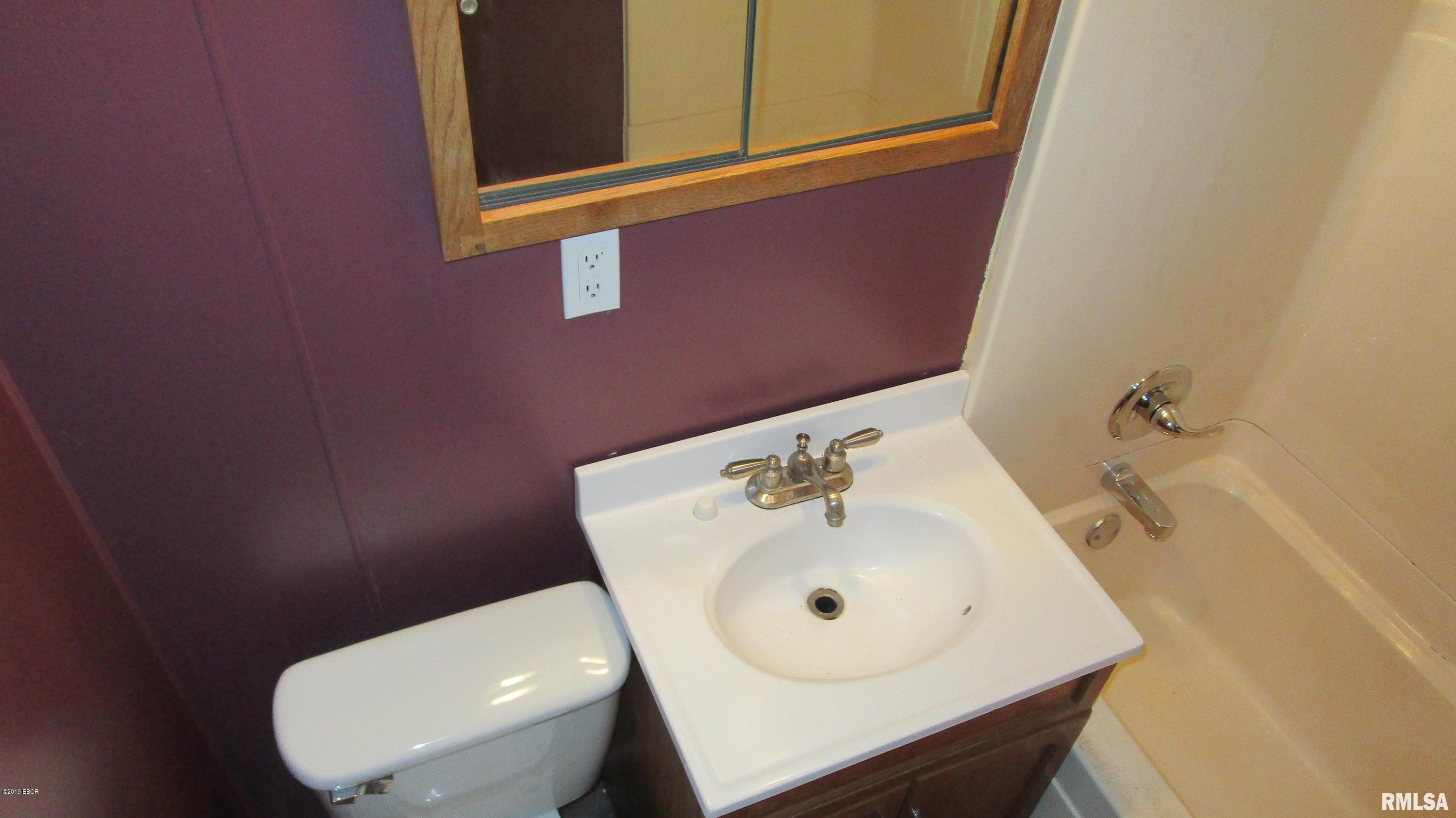 220 Flora Avenue Flora, IL 62839 - Photo 34 of 50 Gallery Image 34