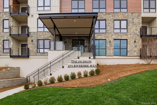 $3,300 | 25 South Riverside Avenue, Unit 107, Croton-on-Hudson, NY 10520