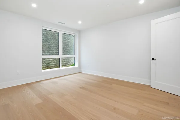 $3,300 | 25 South Riverside Avenue, Unit 107, Croton-on-Hudson, NY 10520