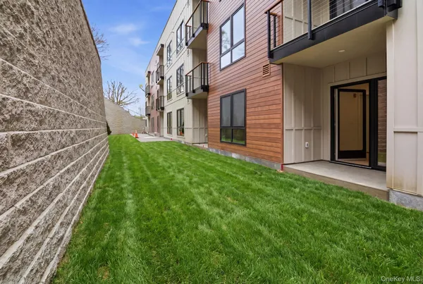 $3,300 | 25 South Riverside Avenue, Unit 107, Croton-on-Hudson, NY 10520