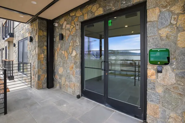 $3,300 | 25 South Riverside Avenue, Unit 107, Croton-on-Hudson, NY 10520