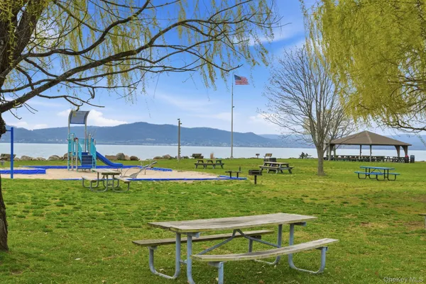 $3,300 | 25 South Riverside Avenue, Unit 107, Croton-on-Hudson, NY 10520