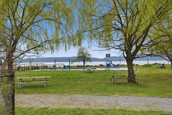$3,300 | 25 South Riverside Avenue, Unit 107, Croton-on-Hudson, NY 10520