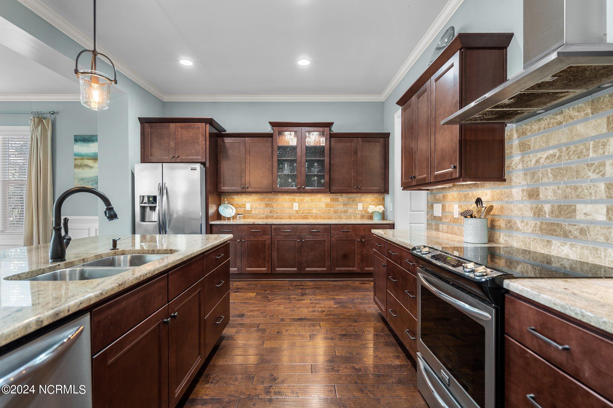 435 Trails End Road Wilmington, NC 28409 - Photo 20 of 93 Spacious kitchen