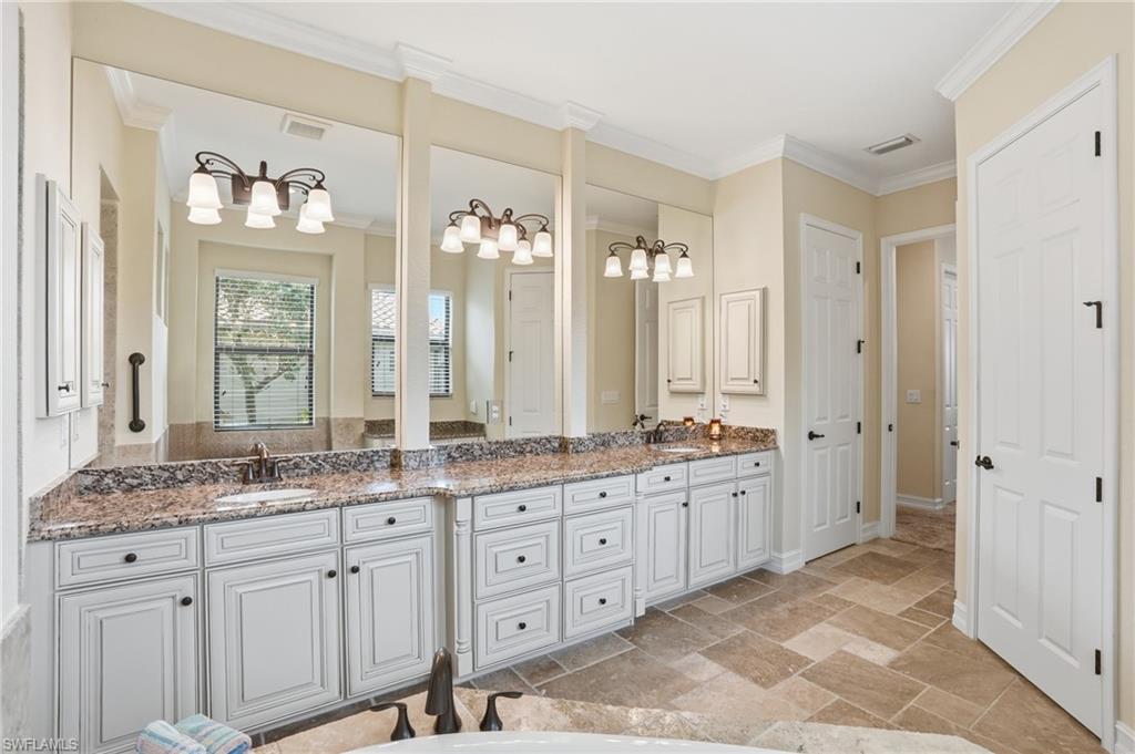 3266 Runaway Lane Naples, FL 34114 - Photo 17 of 40