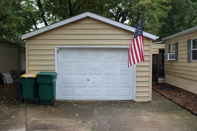 $30,000 | 92 Oak Avenue, Sandwich, IL 60548