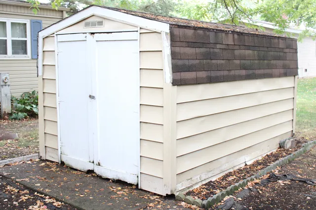 $30,000 | 92 Oak Avenue, Sandwich, IL 60548