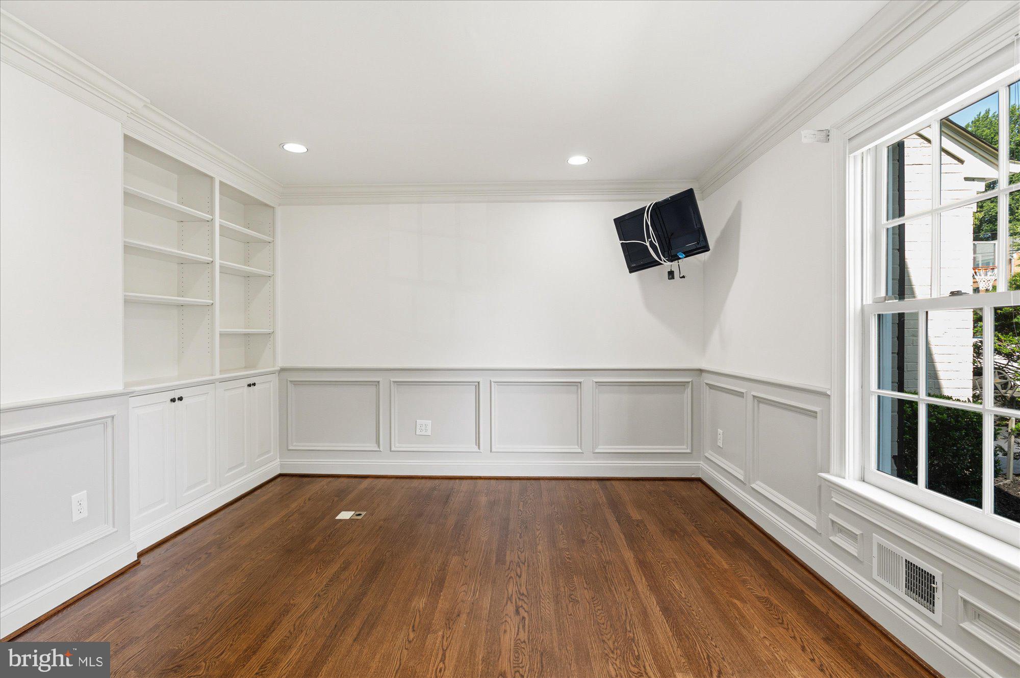 10019 Kendale Road Potomac, MD 20854 - Photo 32 of 64 Office near front foyer. Raised panneled walls.