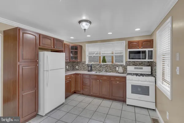 $325,000 | 26 Benson Avenue, Hamilton, NJ 08610