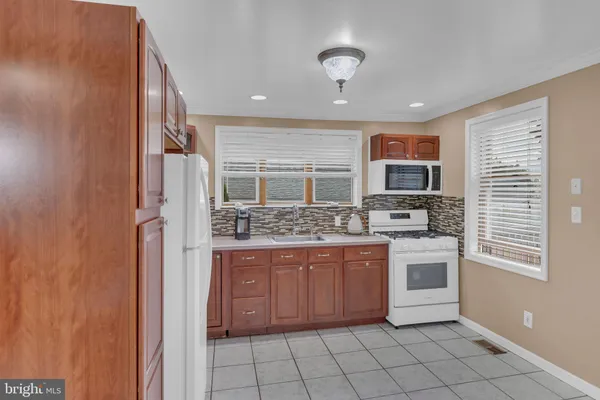 $325,000 | 26 Benson Avenue, Hamilton, NJ 08610