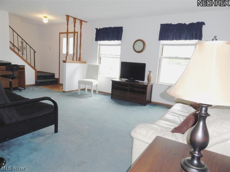 342 Quentin Road Eastlake, OH 44095 - Photo 3 of 12 Gallery Image 3