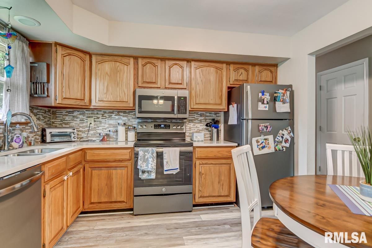 4 Eton Drive Springfield, IL 62702 - Photo 10 of 36 Gallery Image 10