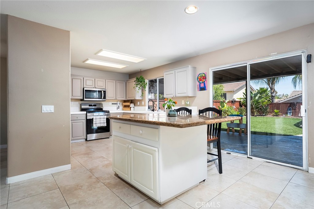 23128 Cannery Road Wildomar, CA 92595 - Photo 4 of 51
