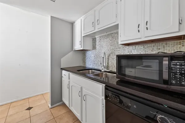 $1,500 | 14555 Wunderlich Drive, Unit 2208, Houston, TX 77069