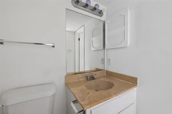 $1,500 | 14555 Wunderlich Drive, Unit 2208, Houston, TX 77069