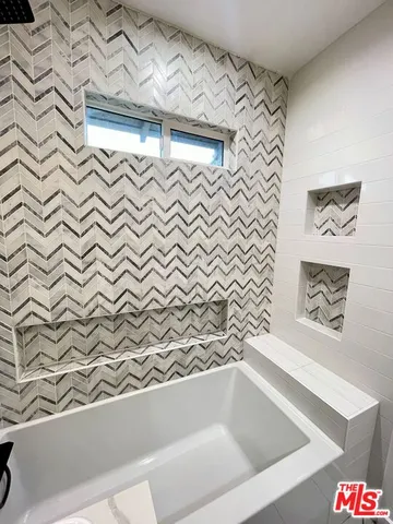 $4,500 | 5028 4th Avenue, Los Angeles, CA 90043