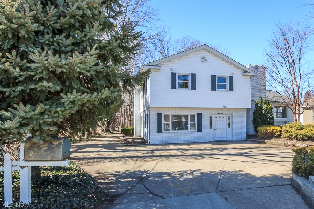 2040 Hubbard Road Madison, OH 44057 - Photo 2 of 21