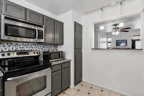 $420,000 | 9087 Bear Mountain Drive, Highlands Ranch, CO 80126
