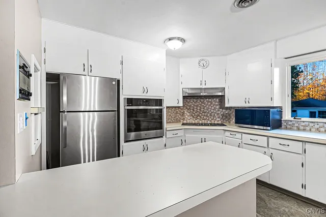 $399,900 | 154 Paris Road, New Hartford, NY 13413