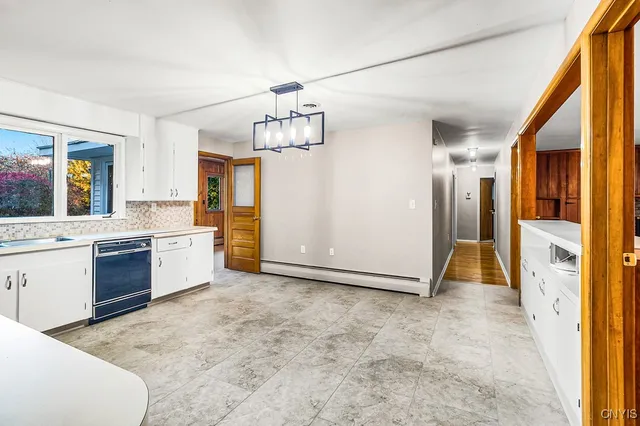 $399,900 | 154 Paris Road, New Hartford, NY 13413