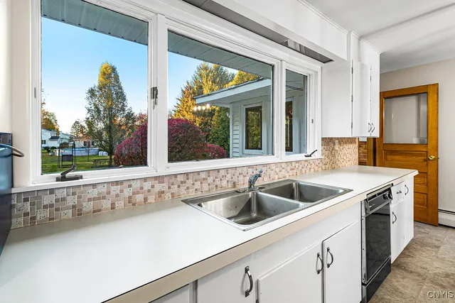 $399,900 | 154 Paris Road, New Hartford, NY 13413