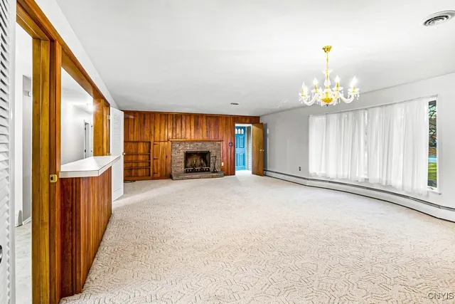 $399,900 | 154 Paris Road, New Hartford, NY 13413